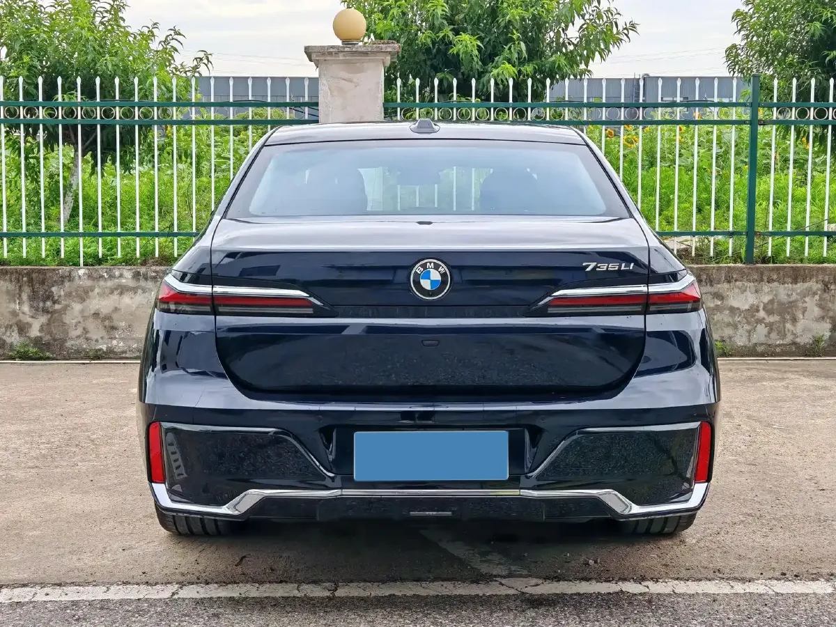 2023 BMW 7 Series 3.0T 272HP L6 8AT,autocango,china used car exporter,china ev exporter,chinese used car exporter,chinese used ev exporter
