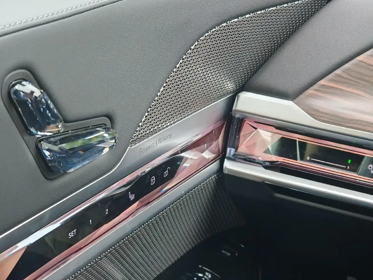 2023 BMW 7 Series 3.0T 272HP L6 8AT,autocango,china used car exporter,china ev exporter,chinese used car exporter,chinese used ev exporter