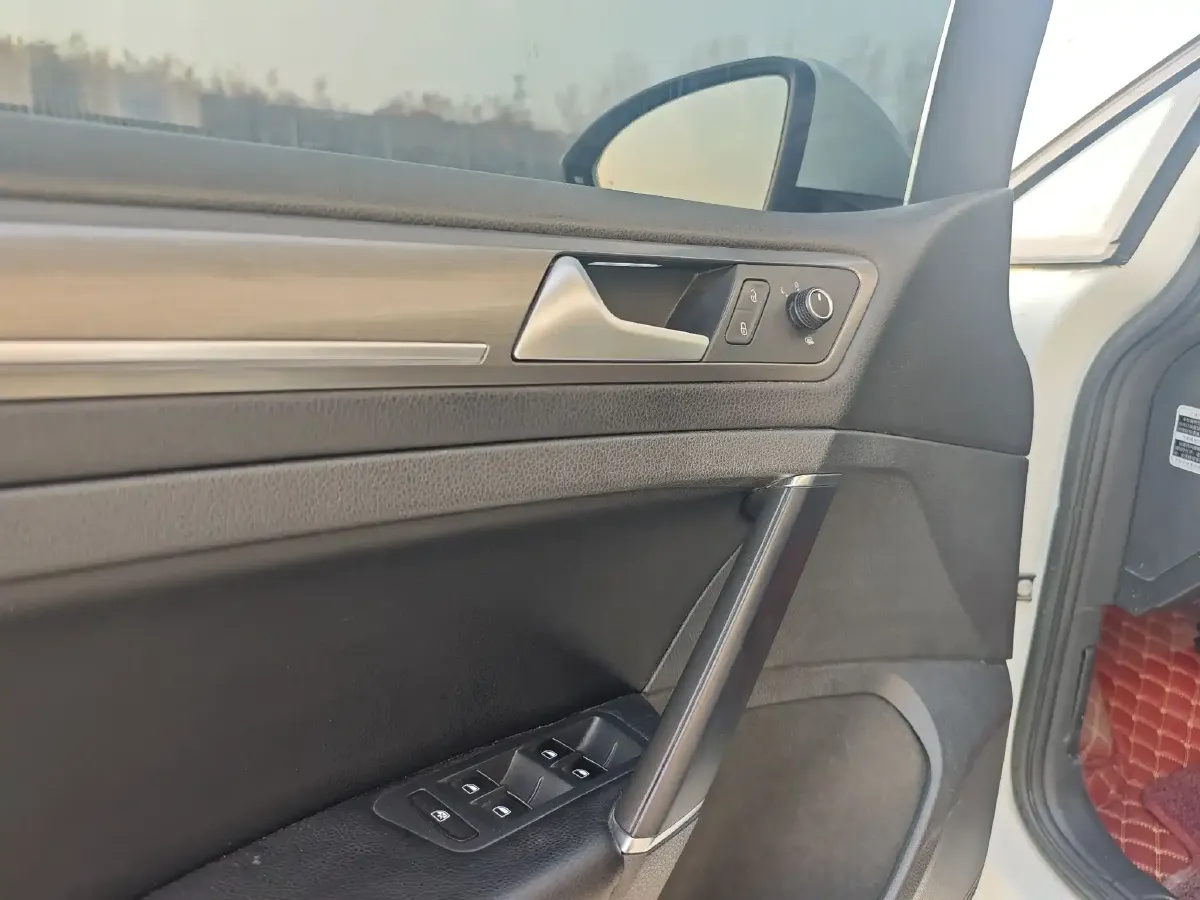 2015 Volkswagen Golf 1.4T 131HP L4 7DCT,autocango,china used car exporter,china ev exporter,chinese used car exporter,chinese used ev exporter