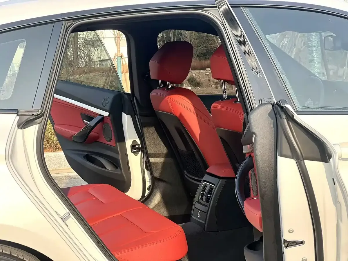 2020 BMW 3 Series GT 2.0T 252HP L4 8AT,autocango,china used car exporter,china ev exporter,chinese used car exporter,chinese used ev exporter