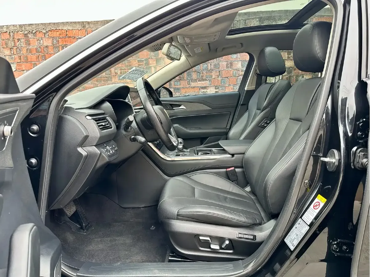 2020 HongQi H5 1.8T 197HP L4 6AT,autocango,china used car exporter,china ev exporter,chinese used car exporter,chinese used ev exporter