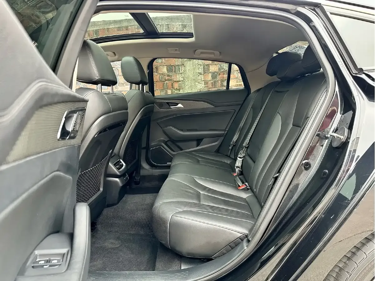 2020 HongQi H5 1.8T 197HP L4 6AT,autocango,china used car exporter,china ev exporter,chinese used car exporter,chinese used ev exporter