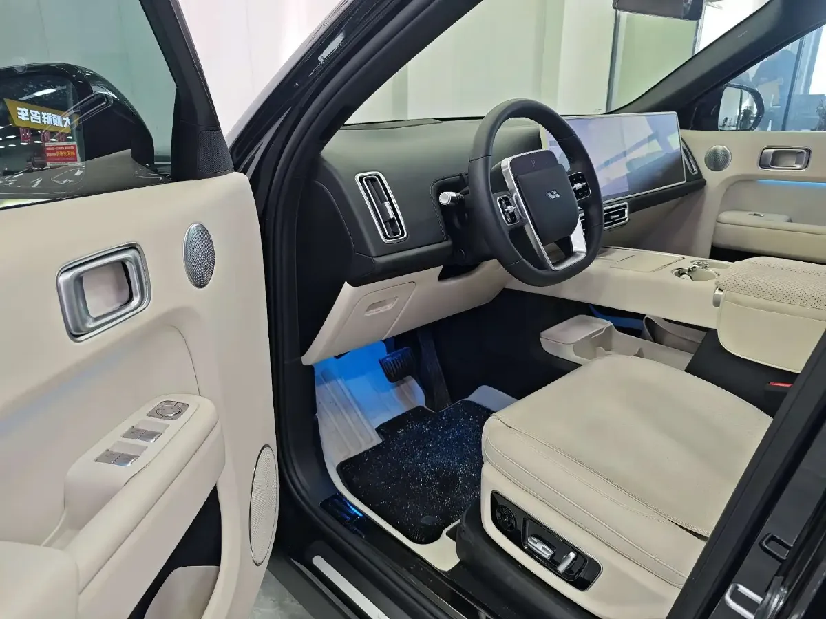 2025 Li L8 Range Extended 154HP REEV,autocango,china used car exporter,china ev exporter,chinese used car exporter,chinese used ev exporter