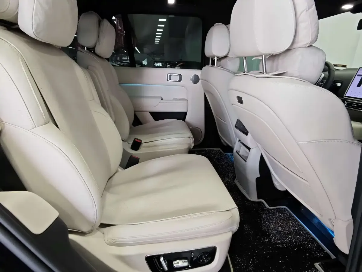 2025 Li L8 Range Extended 154HP REEV,autocango,china used car exporter,china ev exporter,chinese used car exporter,chinese used ev exporter