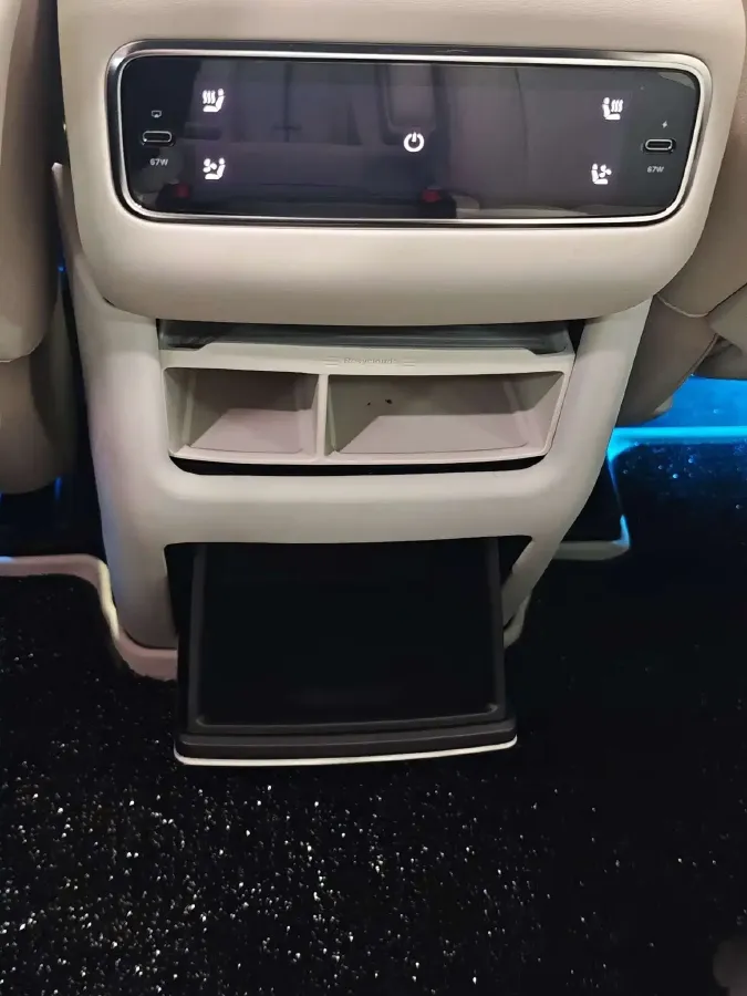 2025 Li L8 Range Extended 154HP REEV,autocango,china used car exporter,china ev exporter,chinese used car exporter,chinese used ev exporter