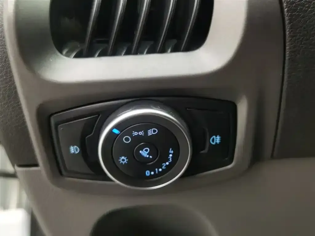 2017 Ford Transit 2.0T 121HP L4 5MT,autocango,china used car exporter,china ev exporter,chinese used car exporter,chinese used ev exporter