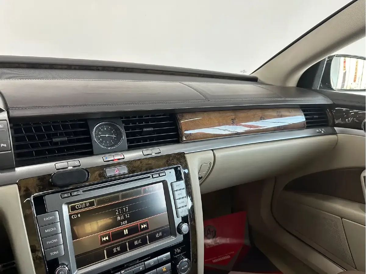 2012 Volkswagen Pheaton 3.6L 280HP V6 6AT,autocango,china used car exporter,china ev exporter,chinese used car exporter,chinese used ev exporter