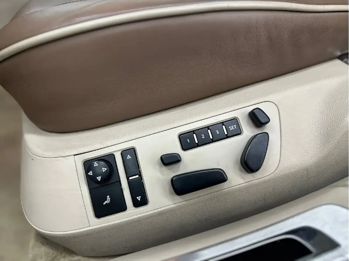 2012 Volkswagen Pheaton 3.6L 280HP V6 6AT,autocango,china used car exporter,china ev exporter,chinese used car exporter,chinese used ev exporter