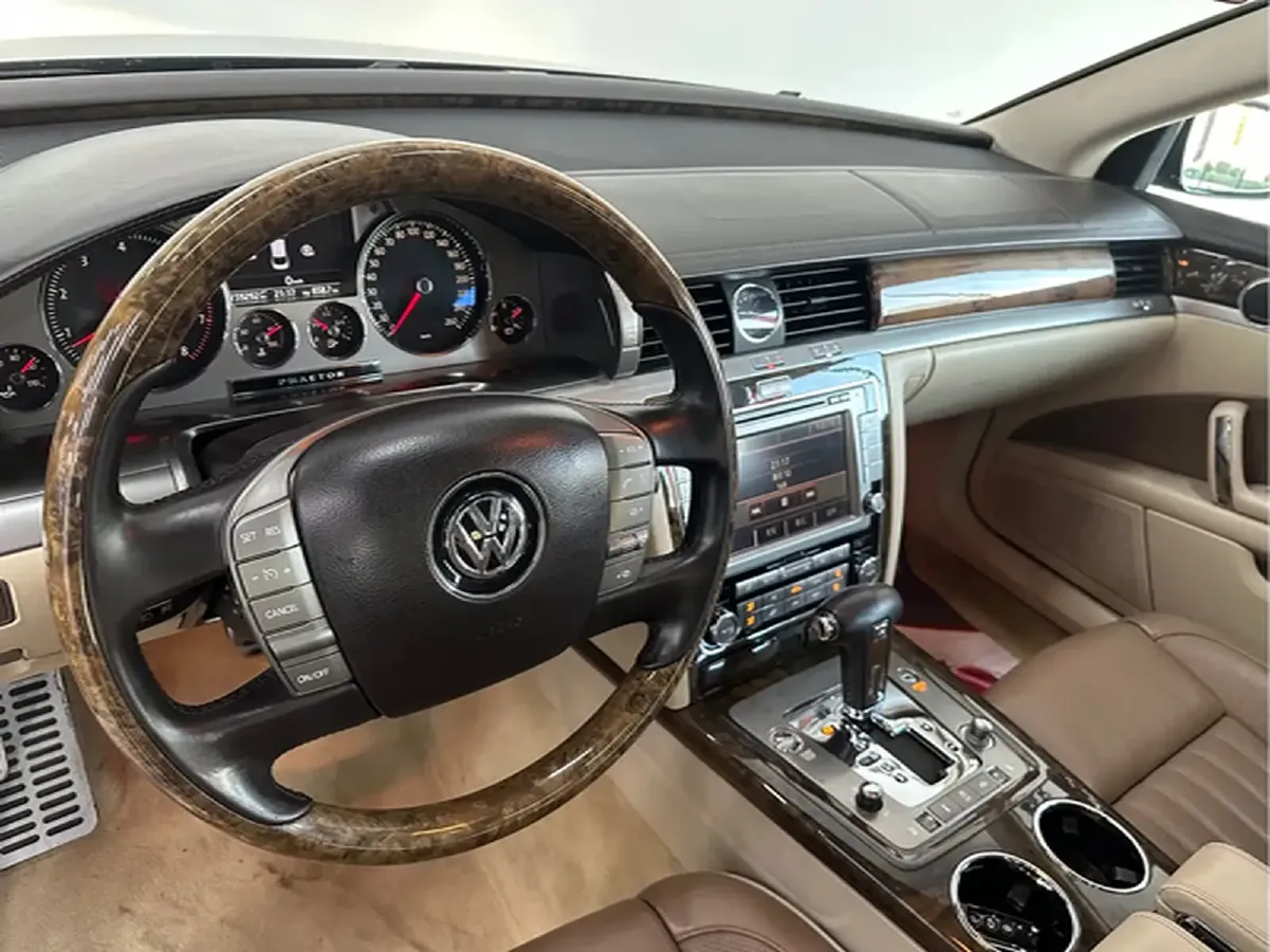 2012 Volkswagen Pheaton 3.6L 280HP V6 6AT,autocango,china used car exporter,china ev exporter,chinese used car exporter,chinese used ev exporter