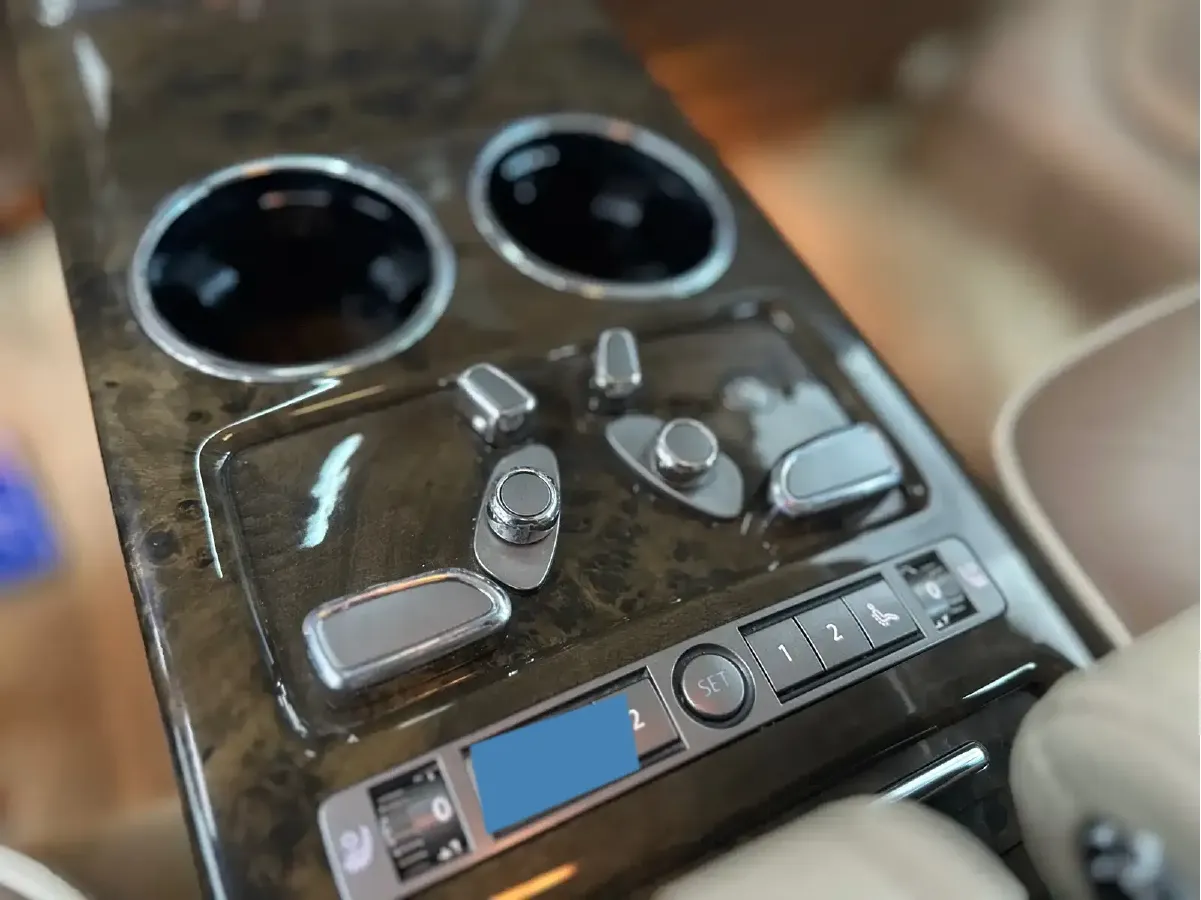 2012 Volkswagen Pheaton 3.6L 280HP V6 6AT,autocango,china used car exporter,china ev exporter,chinese used car exporter,chinese used ev exporter