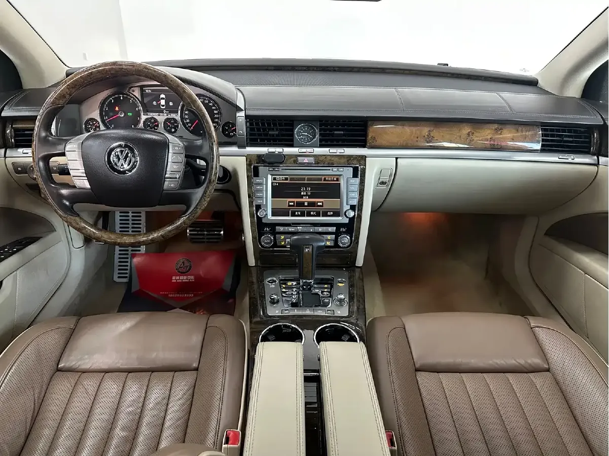 2012 Volkswagen Pheaton 3.6L 280HP V6 6AT,autocango,china used car exporter,china ev exporter,chinese used car exporter,chinese used ev exporter