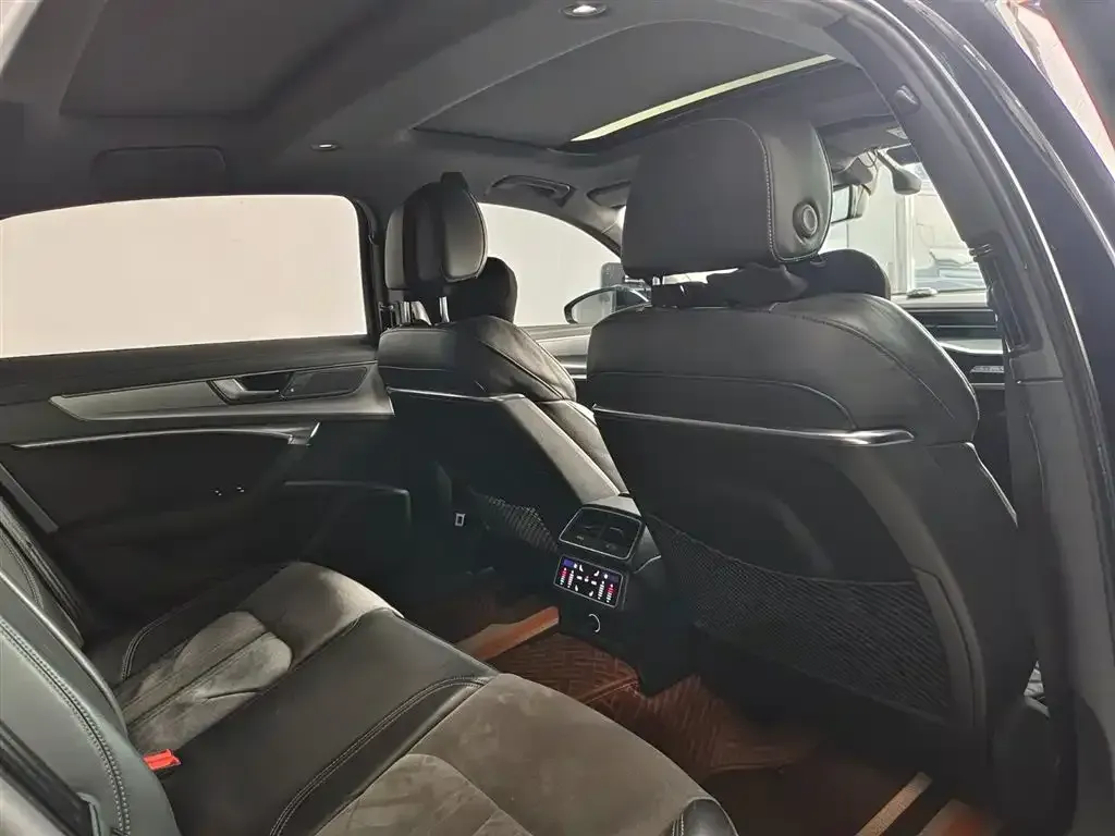 2019 Audi A6L 2.0T 224HP L4 7DCT,autocango,china used car exporter,china ev exporter,chinese used car exporter,chinese used ev exporter