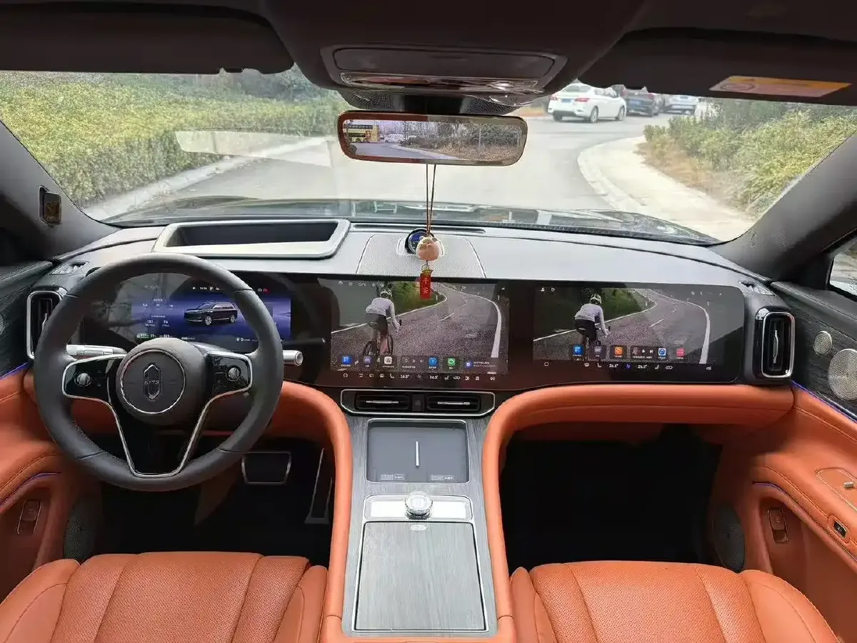 2025 AITO AITO M9 REEV 160HP REEV 52KWH,autocango,china used car exporter,china ev exporter,chinese used car exporter,chinese used ev exporter