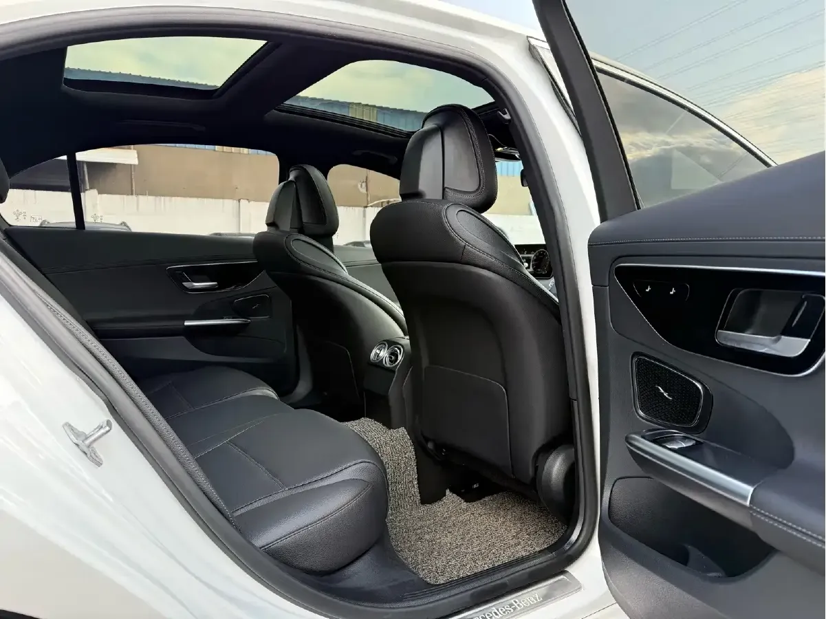 2022 Mercedes-Benz C Class 1.5T 204HP L4 9AT,autocango,china used car exporter,china ev exporter,chinese used car exporter,chinese used ev exporter