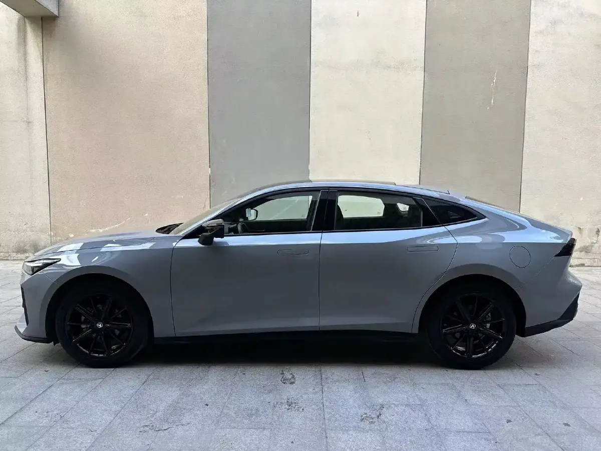 2022 ChangAn UNI-V 1.5T 188HP L4 7DCT,autocango,china used car exporter,china ev exporter,chinese used car exporter,chinese used ev exporter