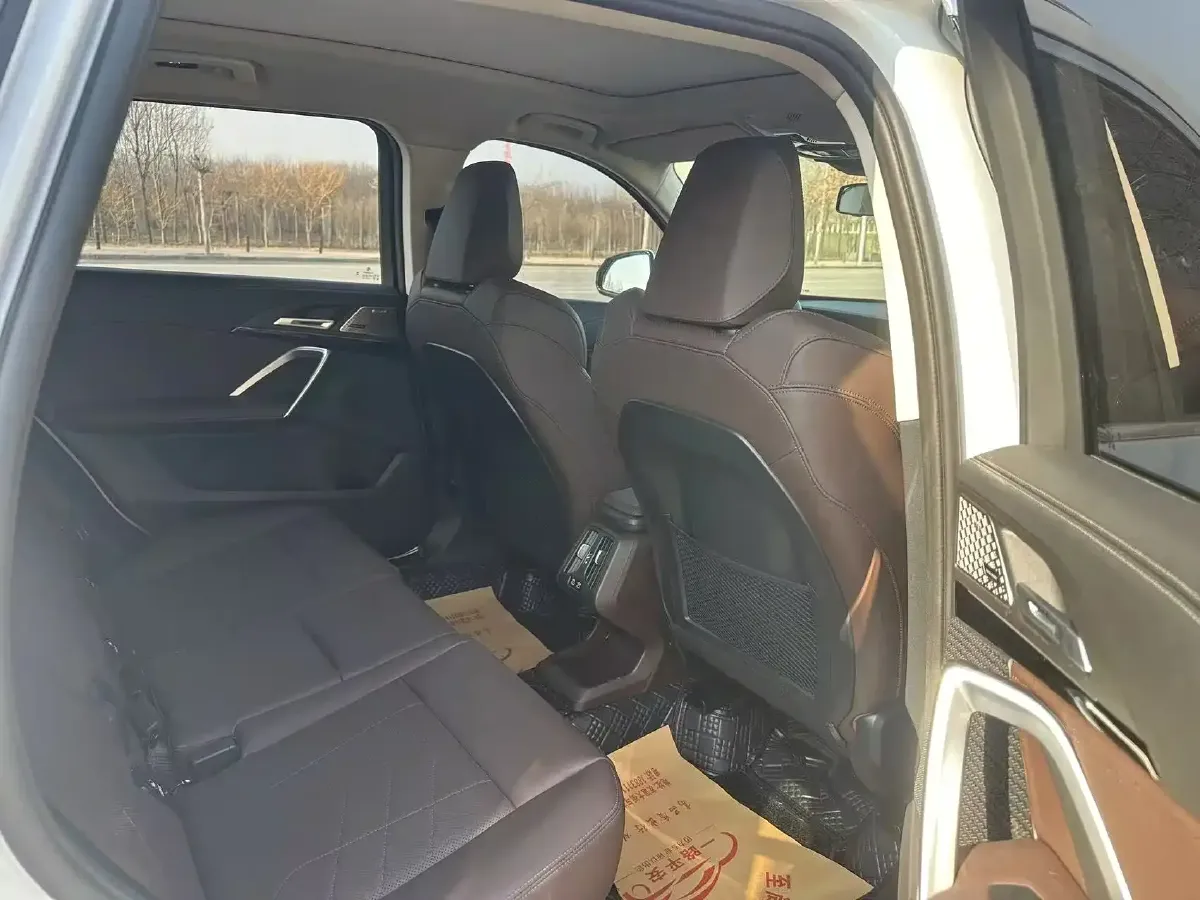 2024 BMW X1 2.0T 204HP L4 7DCT,autocango,china used car exporter,china ev exporter,chinese used car exporter,chinese used ev exporter