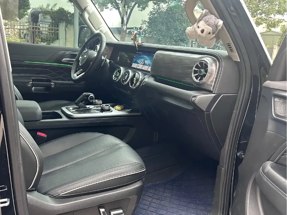 2024 Tank 300 2.0T 227HP L4 8AT,autocango,china used car exporter,china ev exporter,chinese used car exporter,chinese used ev exporter