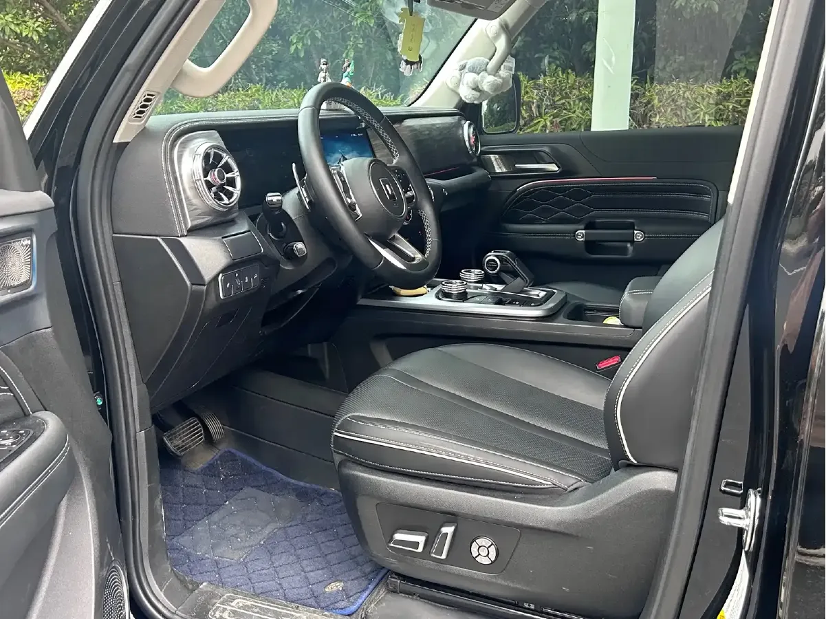 2024 Tank 300 2.0T 227HP L4 8AT,autocango,china used car exporter,china ev exporter,chinese used car exporter,chinese used ev exporter