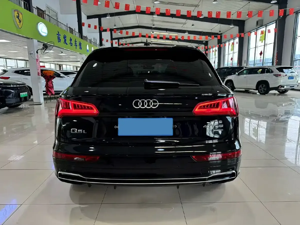 2020 Audi Q5L 2.0T 190HP L4 7DCT,autocango,china used car exporter,china ev exporter,chinese used car exporter,chinese used ev exporter