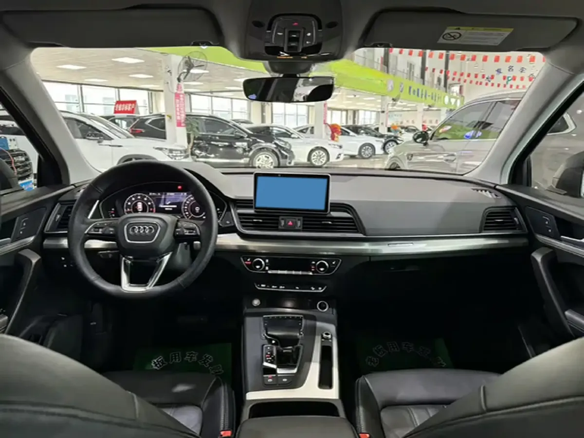 2020 Audi Q5L 2.0T 190HP L4 7DCT,autocango,china used car exporter,china ev exporter,chinese used car exporter,chinese used ev exporter