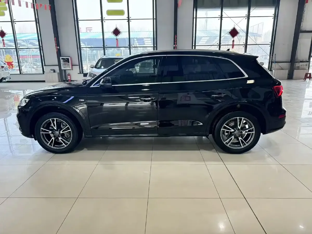 2020 Audi Q5L 2.0T 190HP L4 7DCT,autocango,china used car exporter,china ev exporter,chinese used car exporter,chinese used ev exporter