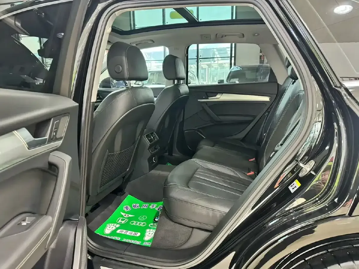 2020 Audi Q5L 2.0T 190HP L4 7DCT,autocango,china used car exporter,china ev exporter,chinese used car exporter,chinese used ev exporter