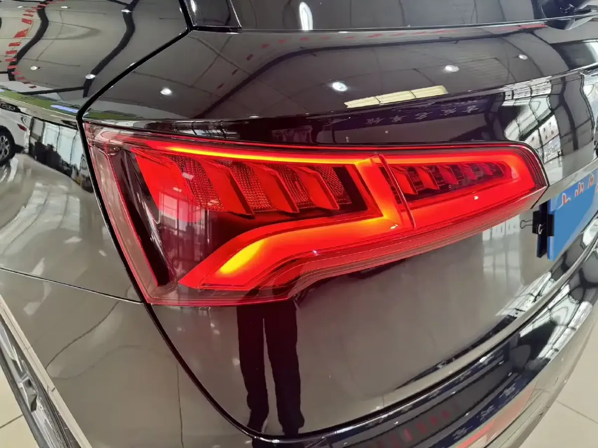 2020 Audi Q5L 2.0T 190HP L4 7DCT,autocango,china used car exporter,china ev exporter,chinese used car exporter,chinese used ev exporter