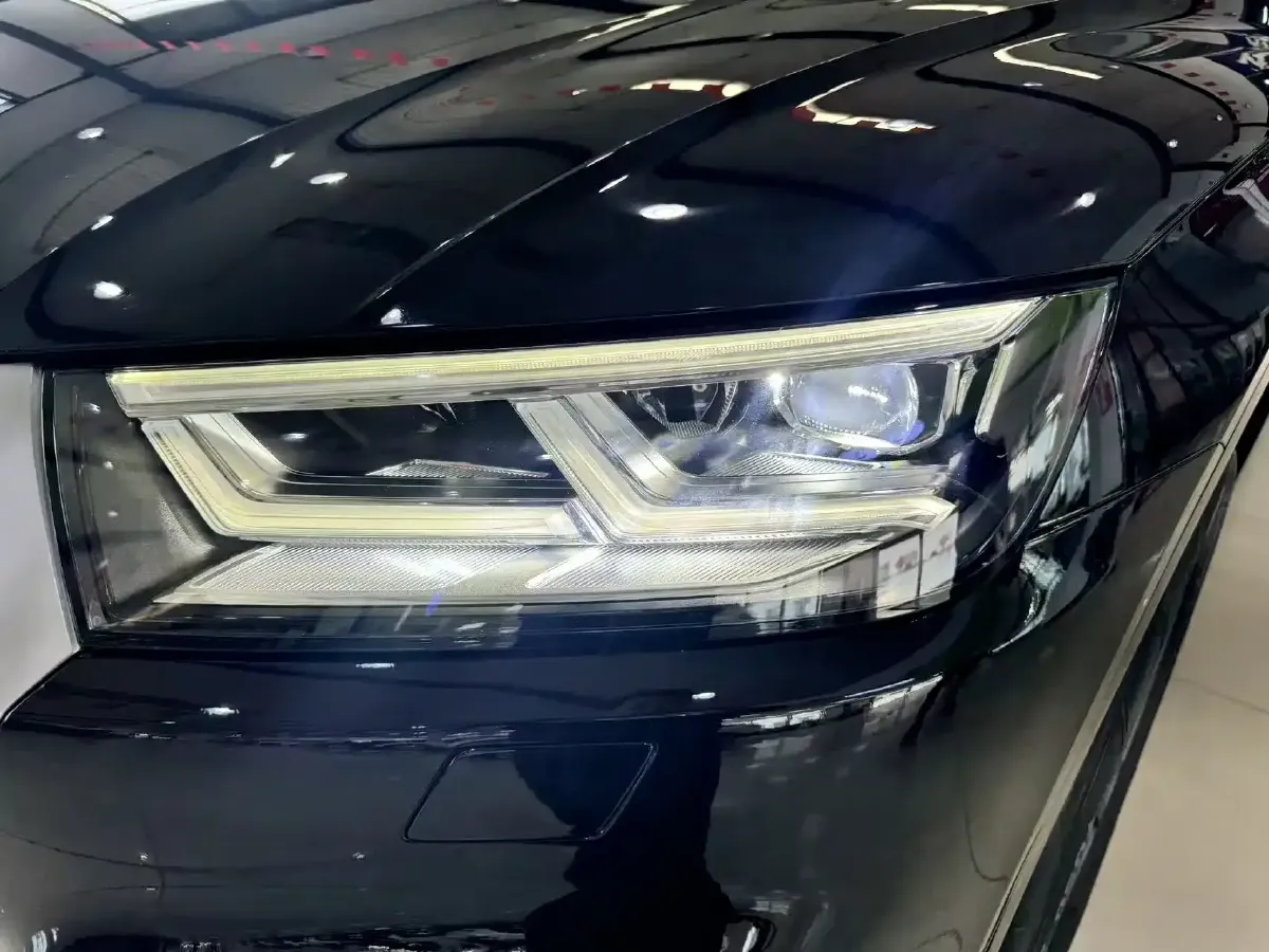 2020 Audi Q5L 2.0T 190HP L4 7DCT,autocango,china used car exporter,china ev exporter,chinese used car exporter,chinese used ev exporter