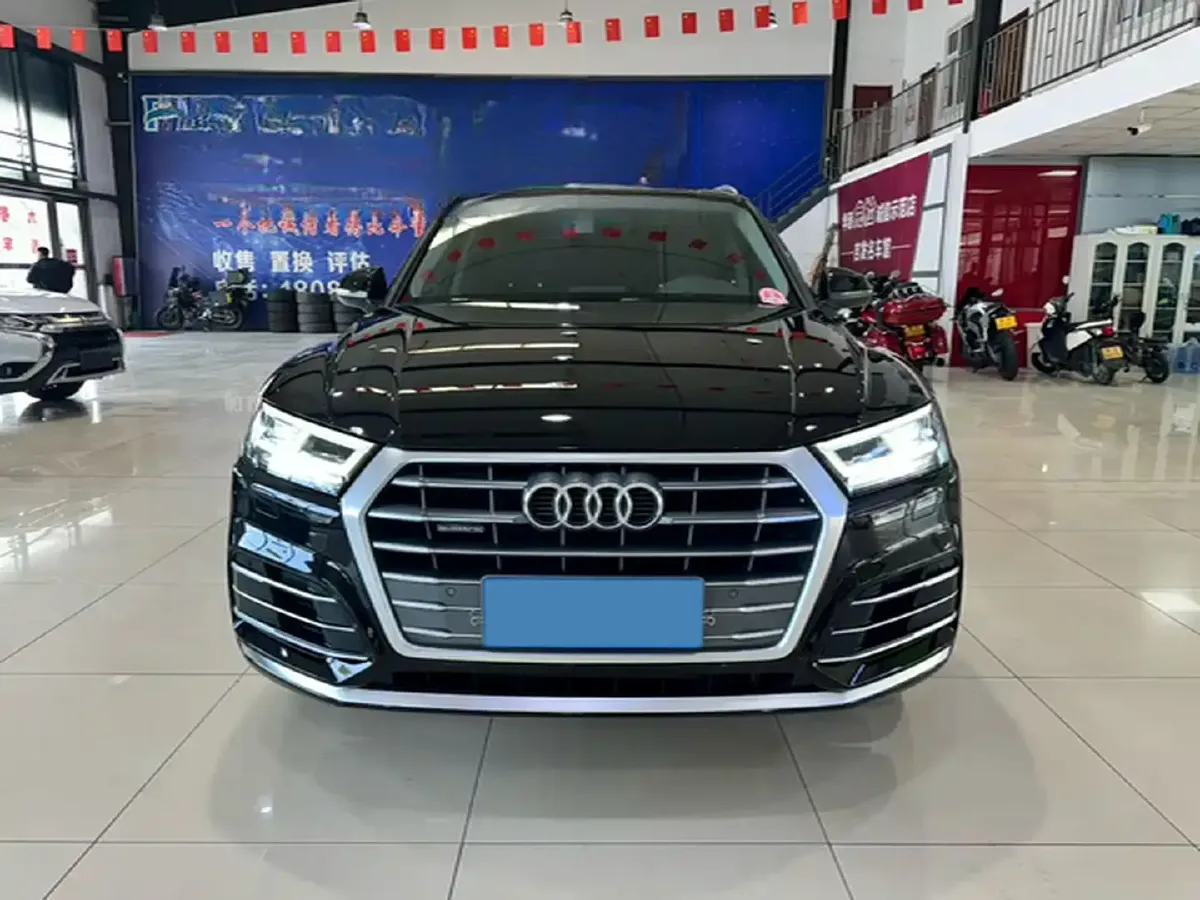2020 Audi Q5L 2.0T 190HP L4 7DCT,autocango,china used car exporter,china ev exporter,chinese used car exporter,chinese used ev exporter
