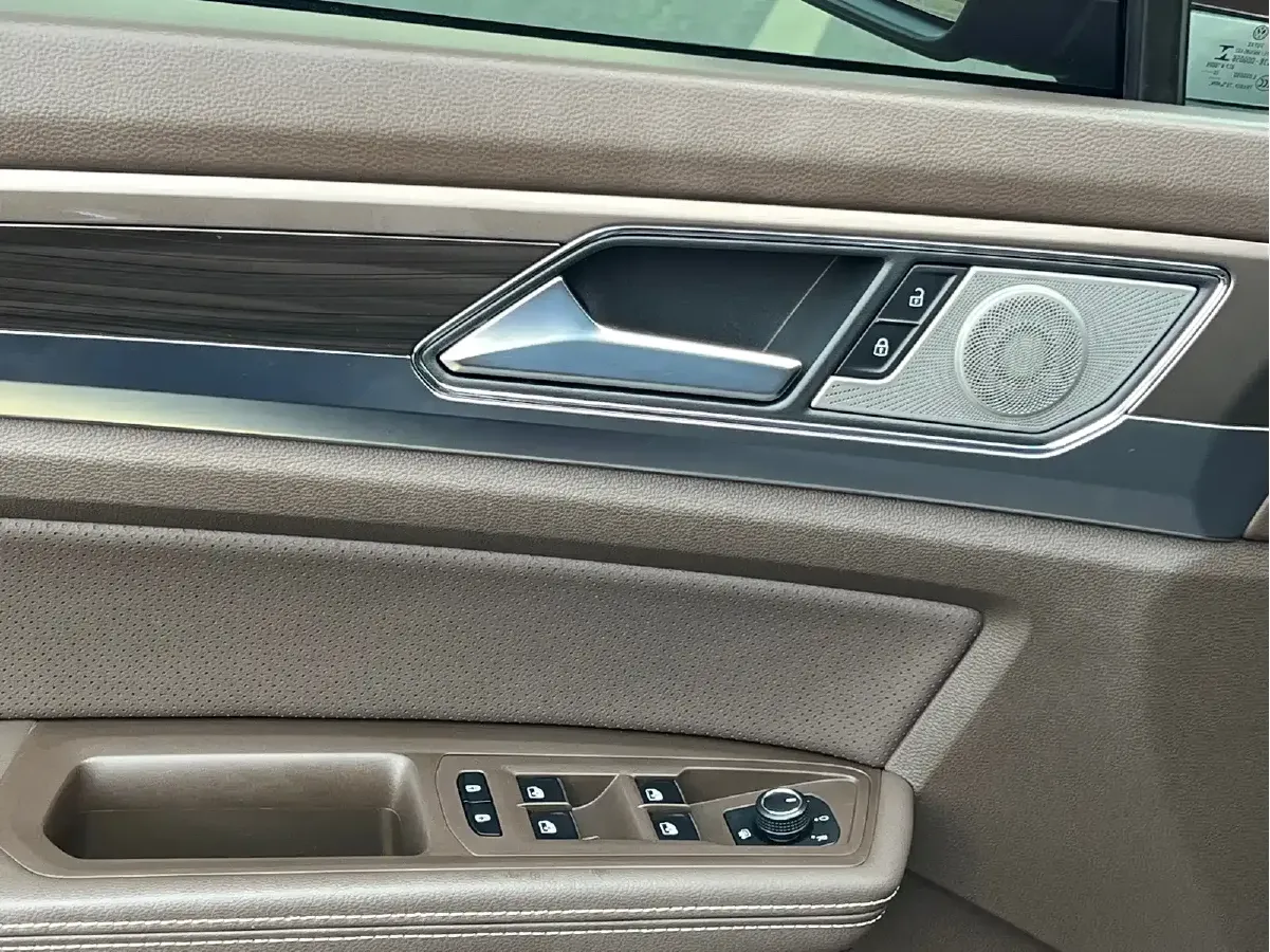 2020 Volkswagen Viloran 2.0T 186HP L4 7DCT,autocango,china used car exporter,china ev exporter,chinese used car exporter,chinese used ev exporter