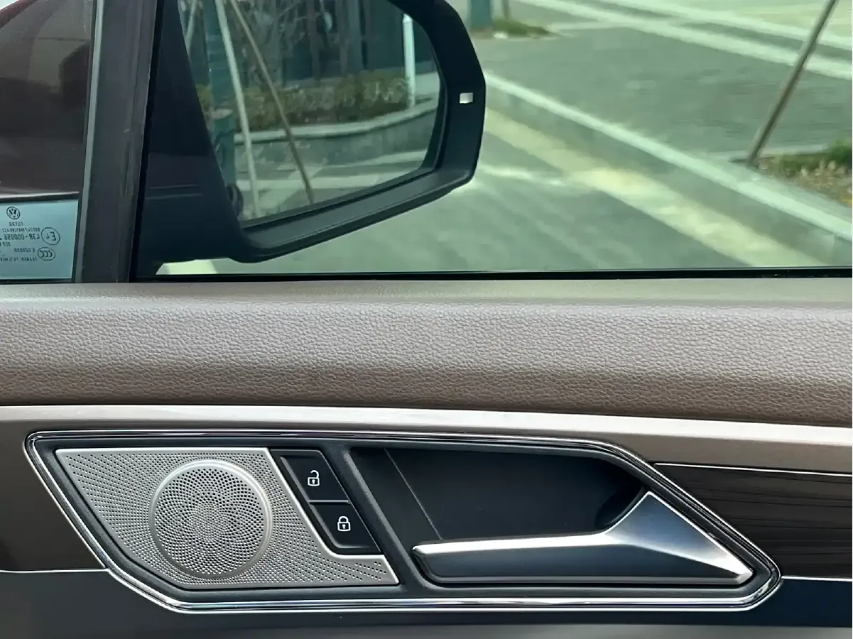 2020 Volkswagen Viloran 2.0T 186HP L4 7DCT,autocango,china used car exporter,china ev exporter,chinese used car exporter,chinese used ev exporter