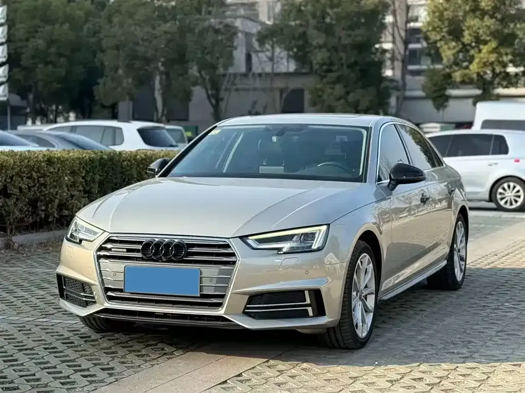 2018 Audi A4L 2.0T 252HP L4 7DCT,autocango,china used car exporter,china ev exporter,chinese used car exporter,chinese used ev exporter
