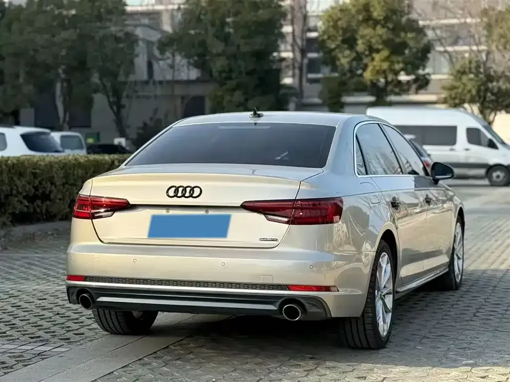 2018 Audi A4L 2.0T 252HP L4 7DCT,autocango,china used car exporter,china ev exporter,chinese used car exporter,chinese used ev exporter
