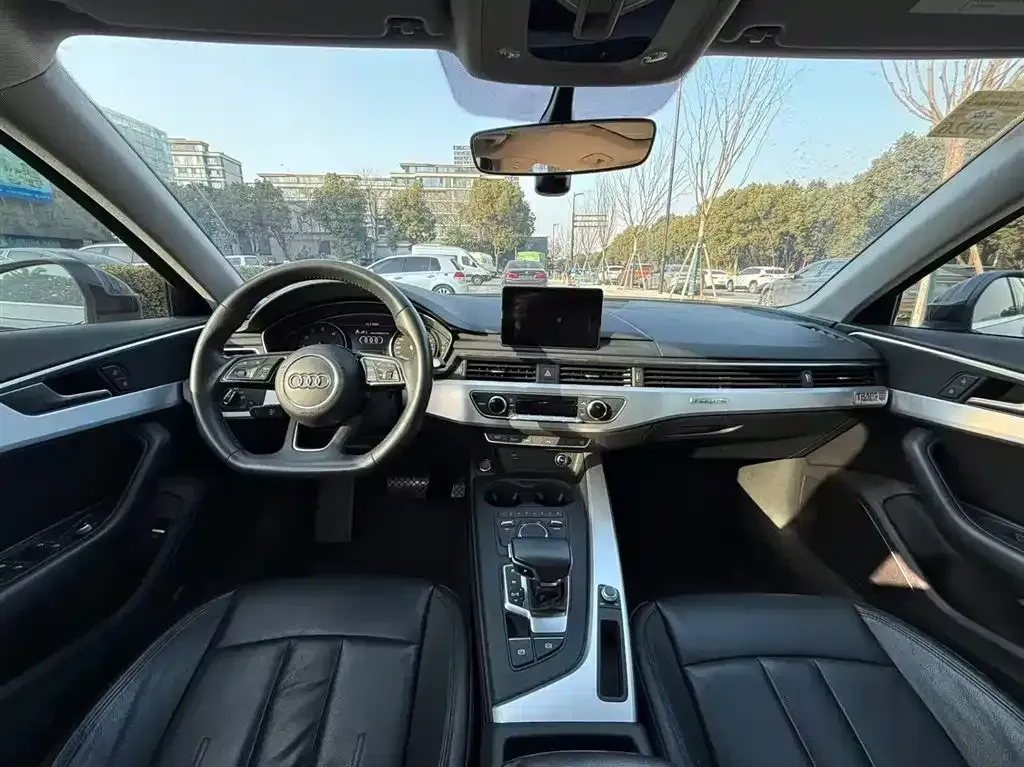 2018 Audi A4L 2.0T 252HP L4 7DCT,autocango,china used car exporter,china ev exporter,chinese used car exporter,chinese used ev exporter