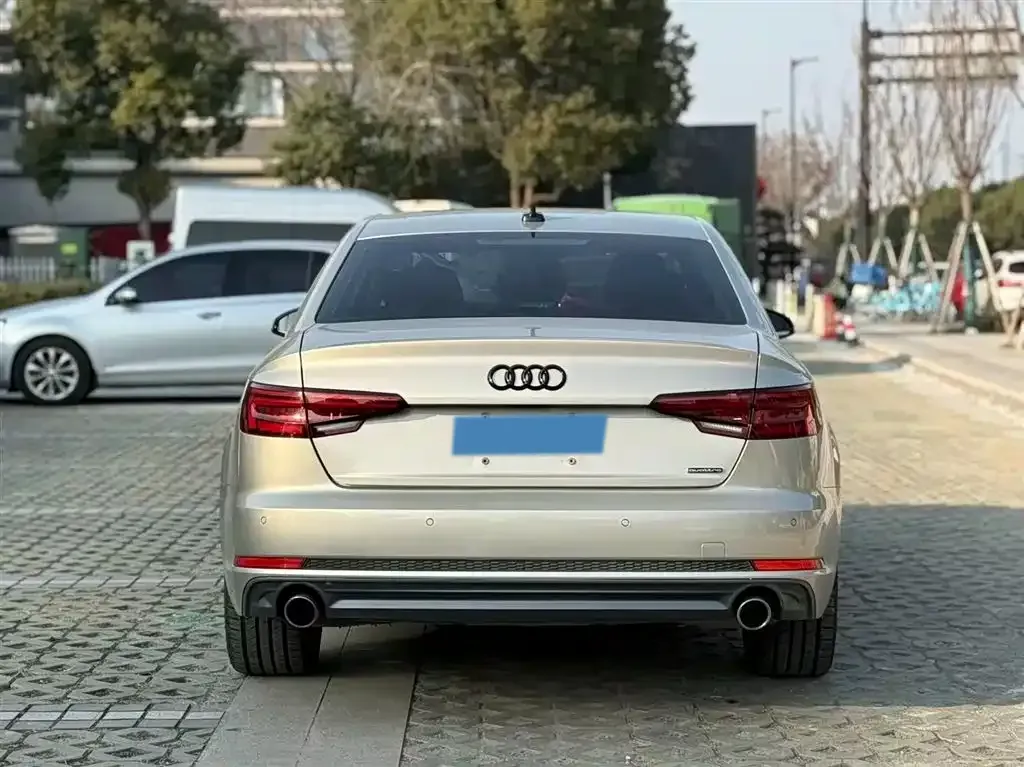 2018 Audi A4L 2.0T 252HP L4 7DCT,autocango,china used car exporter,china ev exporter,chinese used car exporter,chinese used ev exporter