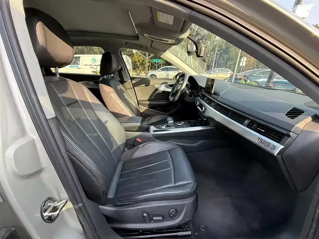 2018 Audi A4L 2.0T 252HP L4 7DCT,autocango,china used car exporter,china ev exporter,chinese used car exporter,chinese used ev exporter