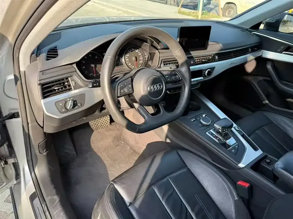 2018 Audi A4L 2.0T 252HP L4 7DCT,autocango,china used car exporter,china ev exporter,chinese used car exporter,chinese used ev exporter