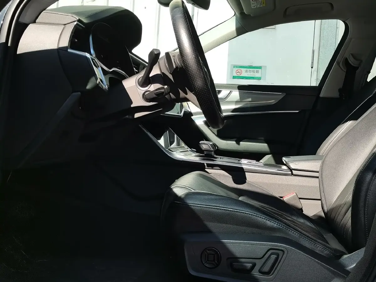 2020 Audi A6L 2.0T 224HP L4 7DCT,autocango,china used car exporter,china ev exporter,chinese used car exporter,chinese used ev exporter