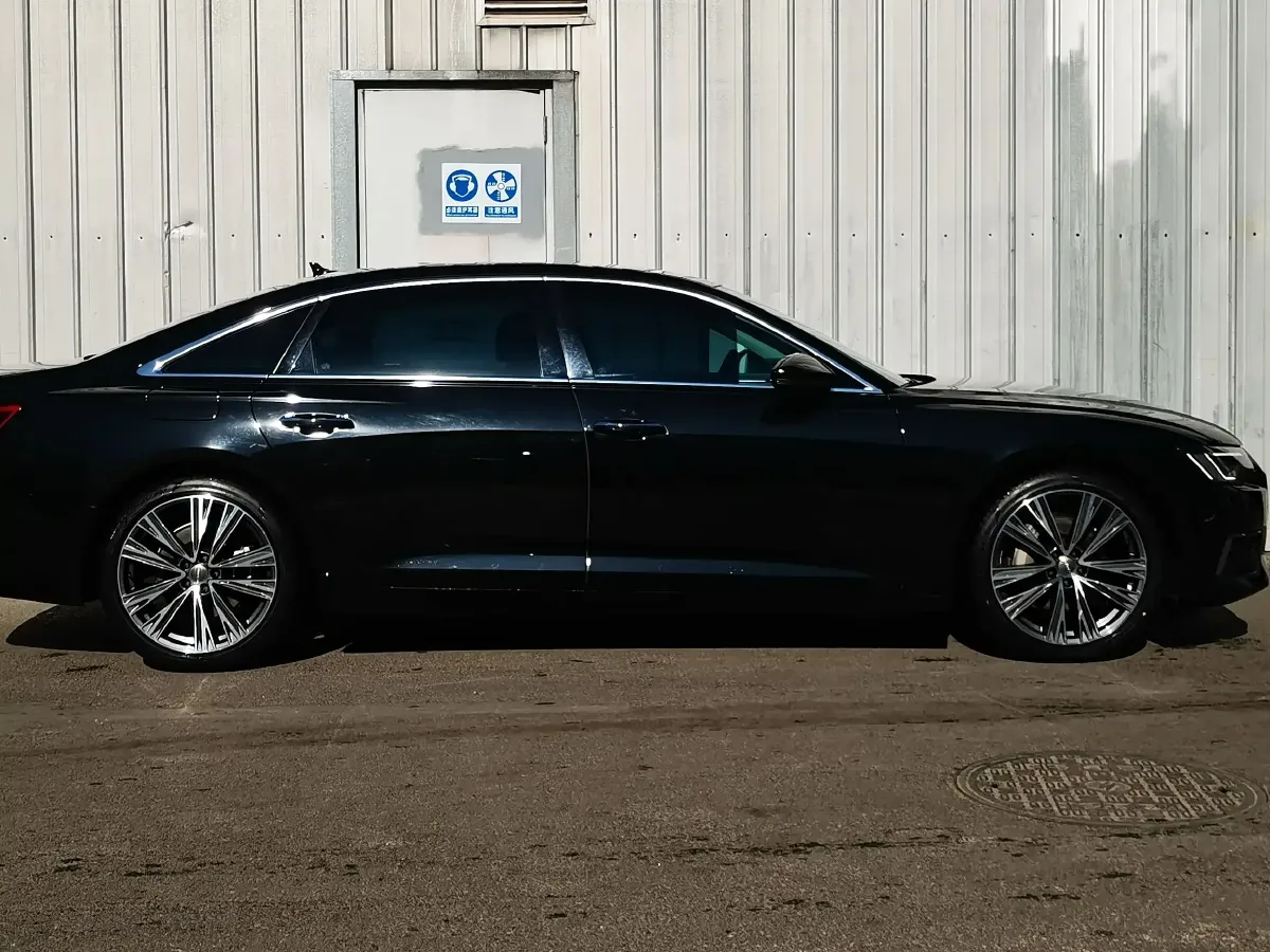 2020 Audi A6L 2.0T 224HP L4 7DCT,autocango,china used car exporter,china ev exporter,chinese used car exporter,chinese used ev exporter