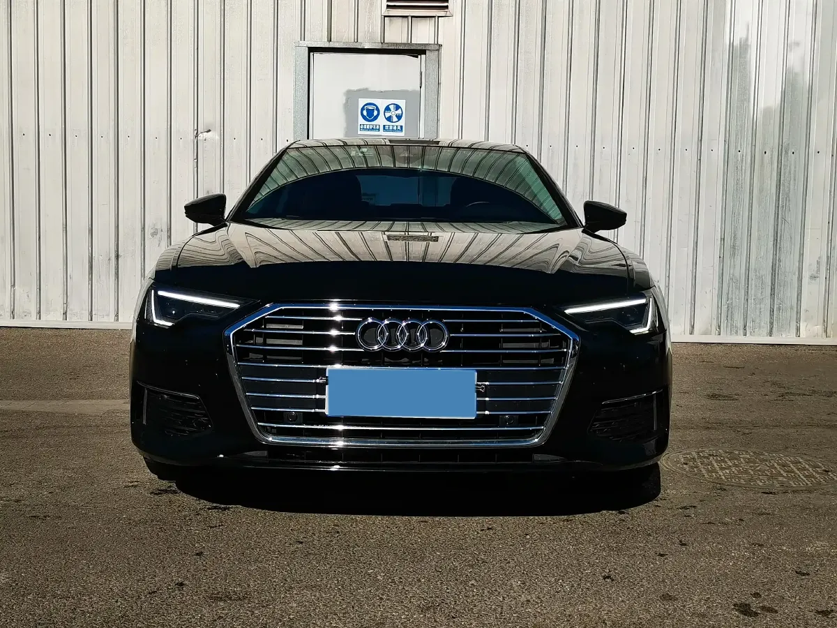 2020 Audi A6L 2.0T 224HP L4 7DCT,autocango,china used car exporter,china ev exporter,chinese used car exporter,chinese used ev exporter