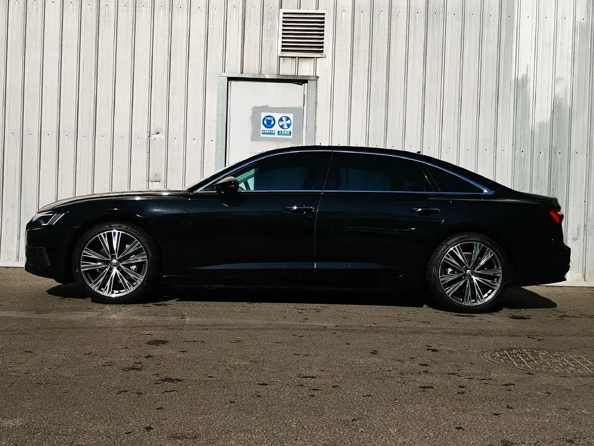 2020 Audi A6L 2.0T 224HP L4 7DCT,autocango,china used car exporter,china ev exporter,chinese used car exporter,chinese used ev exporter