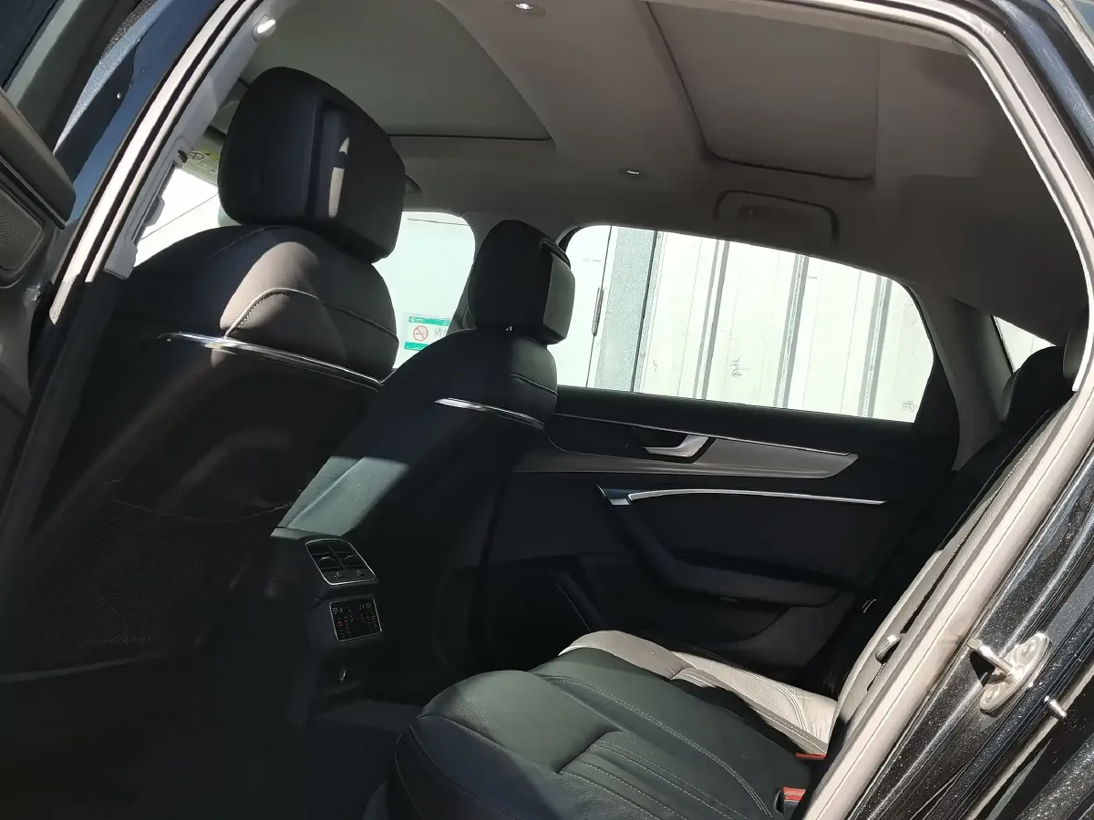 2020 Audi A6L 2.0T 224HP L4 7DCT,autocango,china used car exporter,china ev exporter,chinese used car exporter,chinese used ev exporter