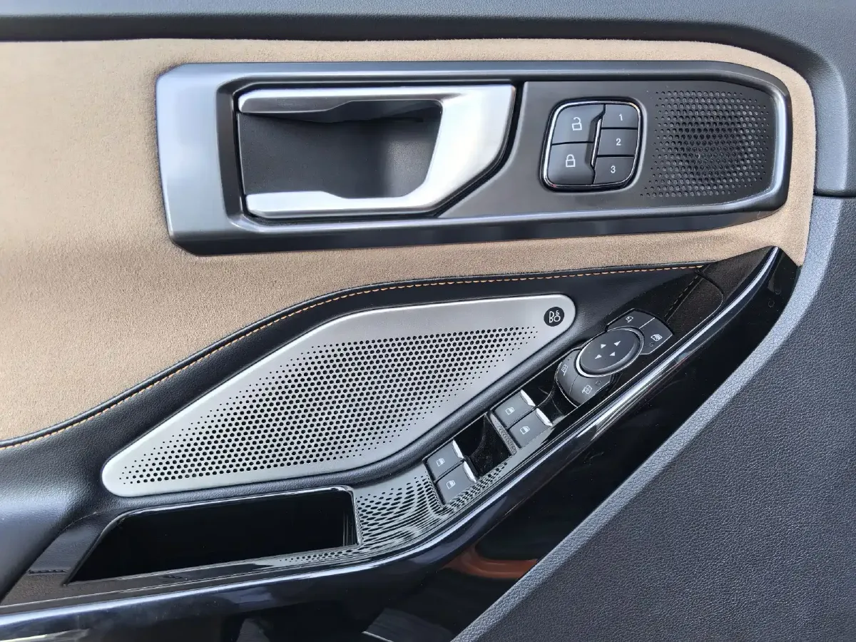 2023 Ford Explorer 2.3T 276HP L4 10AT,autocango,china used car exporter,china ev exporter,chinese used car exporter,chinese used ev exporter