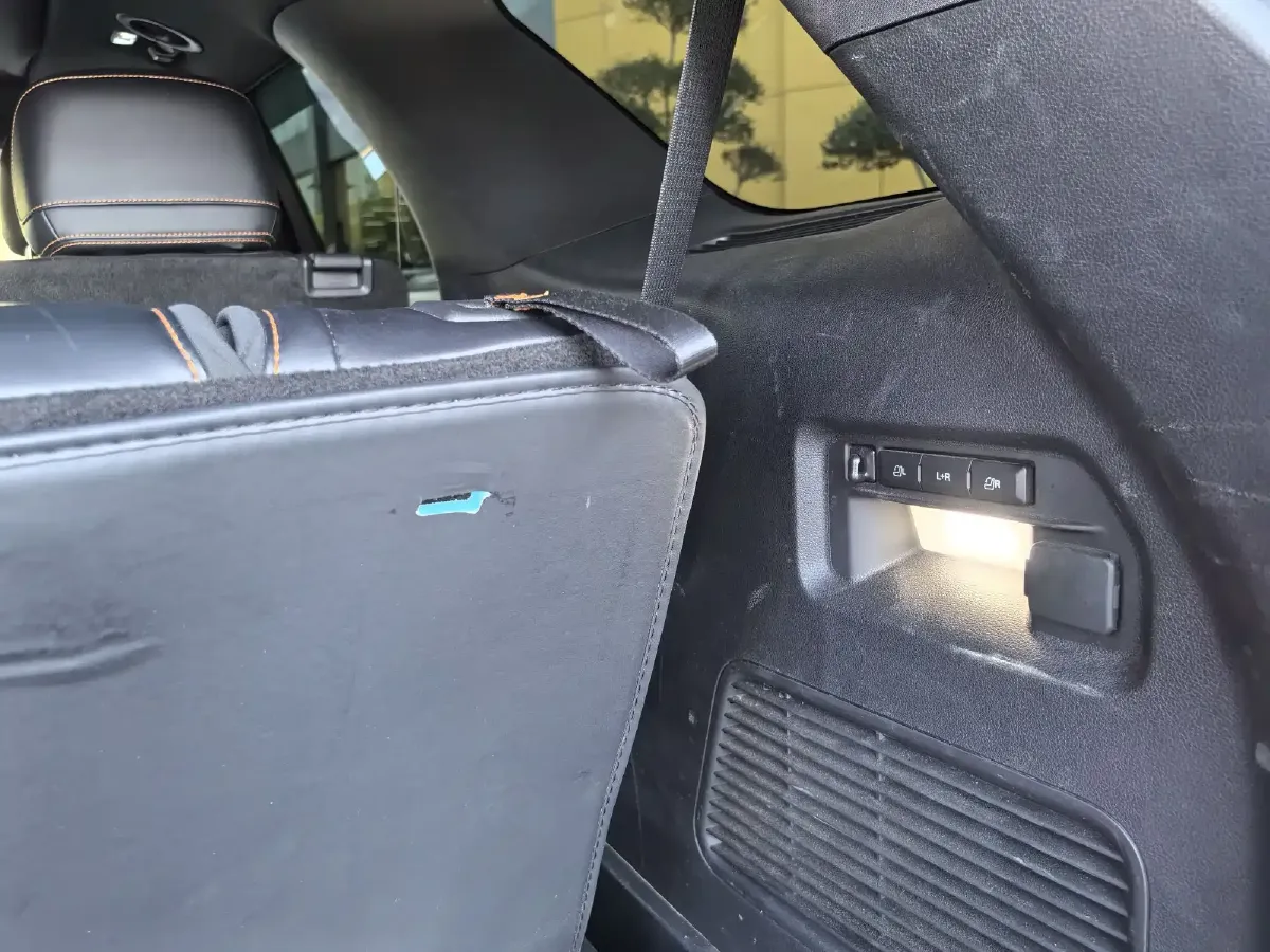 2023 Ford Explorer 2.3T 276HP L4 10AT,autocango,china used car exporter,china ev exporter,chinese used car exporter,chinese used ev exporter