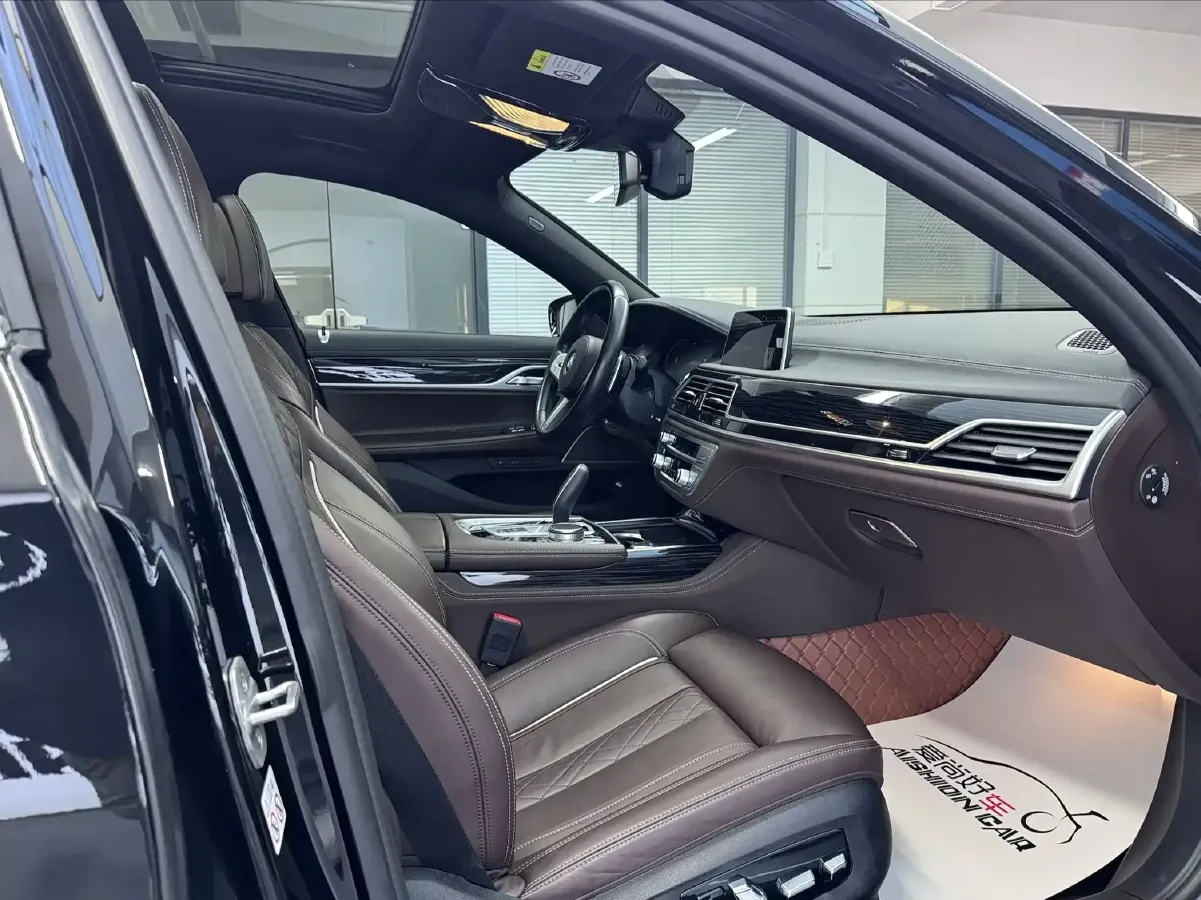 2021 BMW 7 Series 2.0T 265HP L4 8AT,autocango,china used car exporter,china ev exporter,chinese used car exporter,chinese used ev exporter