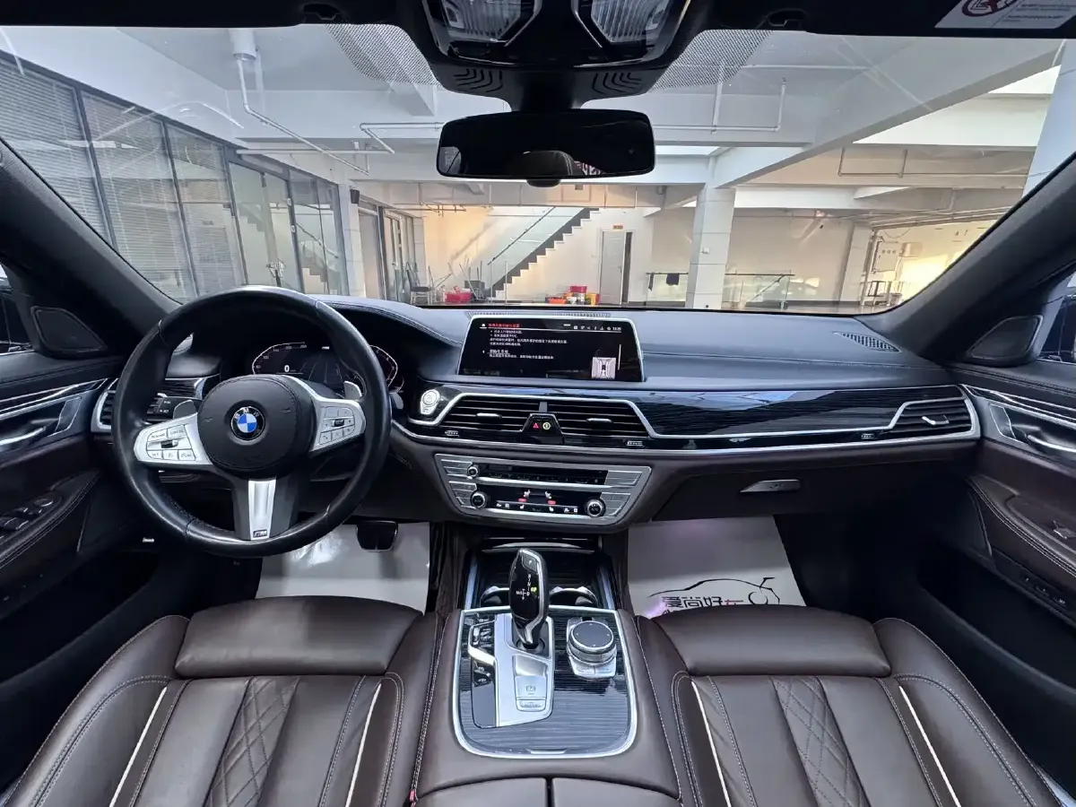 2021 BMW 7 Series 2.0T 265HP L4 8AT,autocango,china used car exporter,china ev exporter,chinese used car exporter,chinese used ev exporter