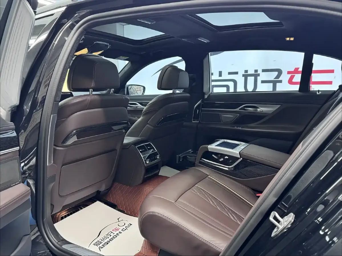 2021 BMW 7 Series 2.0T 265HP L4 8AT,autocango,china used car exporter,china ev exporter,chinese used car exporter,chinese used ev exporter