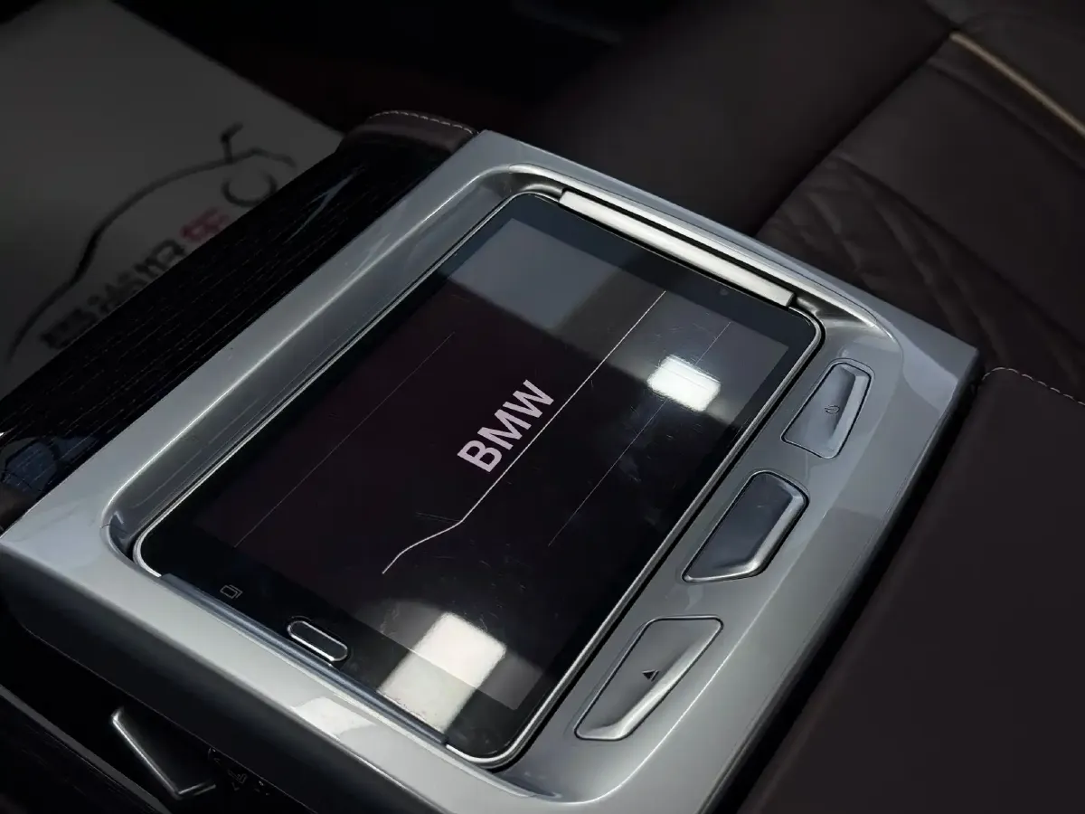 2021 BMW 7 Series 2.0T 265HP L4 8AT,autocango,china used car exporter,china ev exporter,chinese used car exporter,chinese used ev exporter