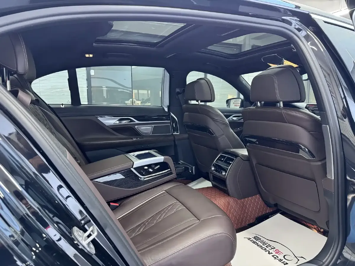 2021 BMW 7 Series 2.0T 265HP L4 8AT,autocango,china used car exporter,china ev exporter,chinese used car exporter,chinese used ev exporter