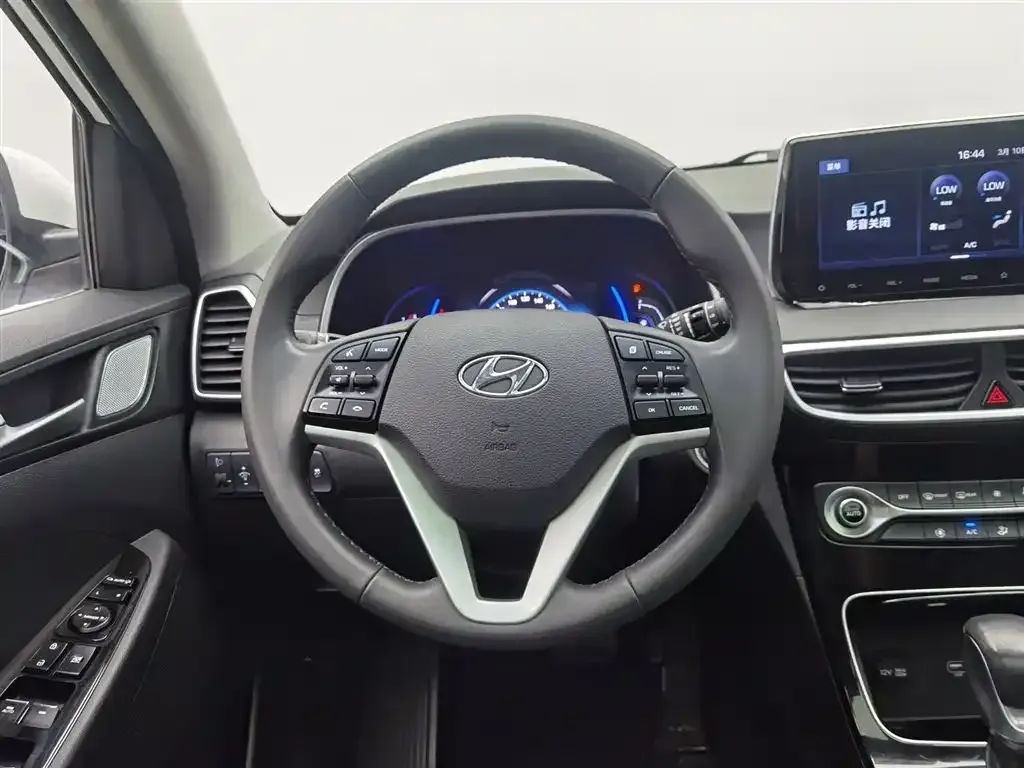 2020 Hyundai Tucson 1.6T 177HP L4 7DCT,autocango,china used car exporter,china ev exporter,chinese used car exporter,chinese used ev exporter